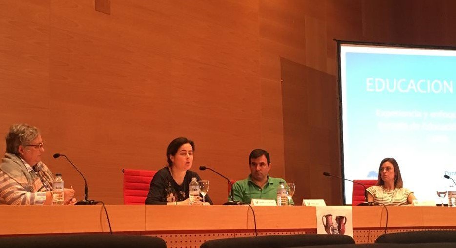 Carmen Villar durante su intervención en el 3º Congreso gallego sobre adopción y acogimiento