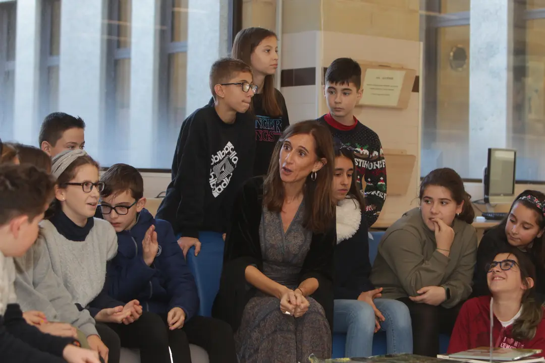 DAVID (( AGN )) 11,00 h.-       A conselleira de Educaci&oacute;n, Universidade e Formaci&oacute;n Profesional, Carmen Pomar, acompa&ntilde;ada do delegado territorial da Xunta en Pontevedra, Jos&eacute; Manuel Cores Tour&iacute;s, visitar&aacute; o IES Lu&iacute;s Seoane (r&uacute;a Luxemburgo, 1. Monte Porreiro).    , lunes, 2 dic &middot; 11:00&ndash;12:00