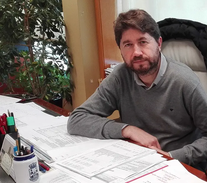 Carlos Calvelo, alcalde del Concello de Arteixo apoya a Feij&oacute;o