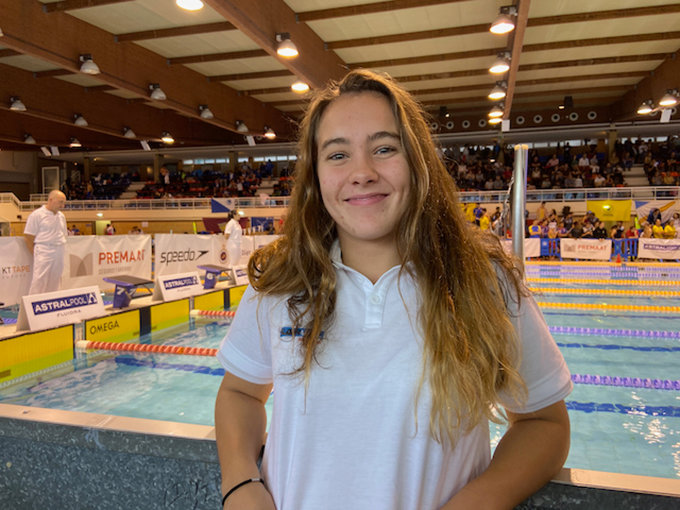 Paula Otero entrena en Madrid con la selección nacional de natación