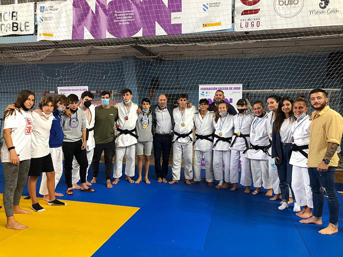 judokas de Arteixo en campeonato celebrado en Lugo