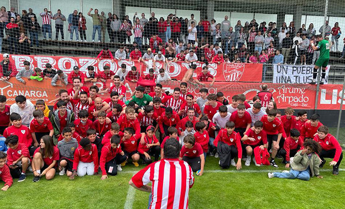 18 años después, el club Atlético Arteixo vuelve a Tercera División