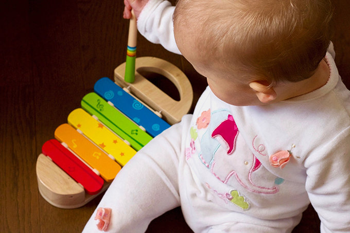 Servicios sociales de Arteixo: música para reforzar áreas cognitivas en bebés