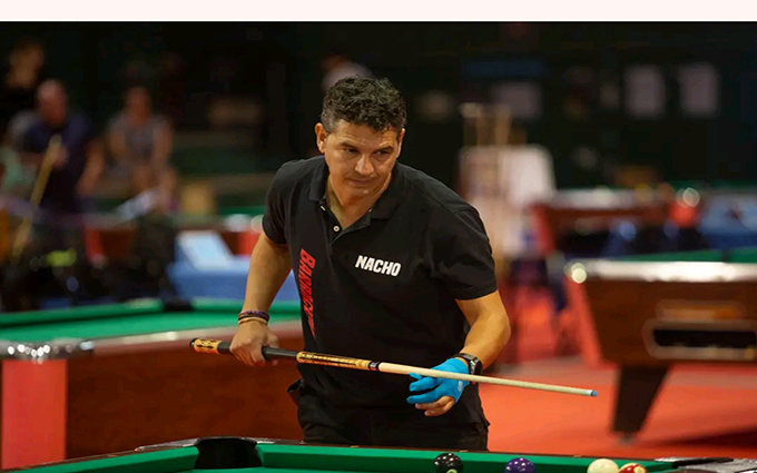 Nacho Ibáñez es jugador de billar pool y vecino del concello de Arteixo