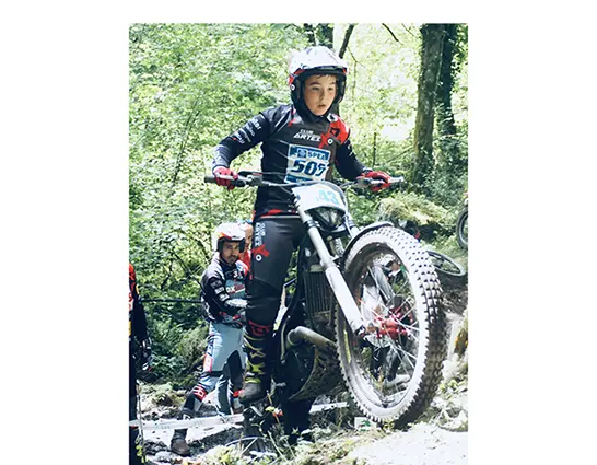 pilotos de TRIAL Arteixo en Asturias