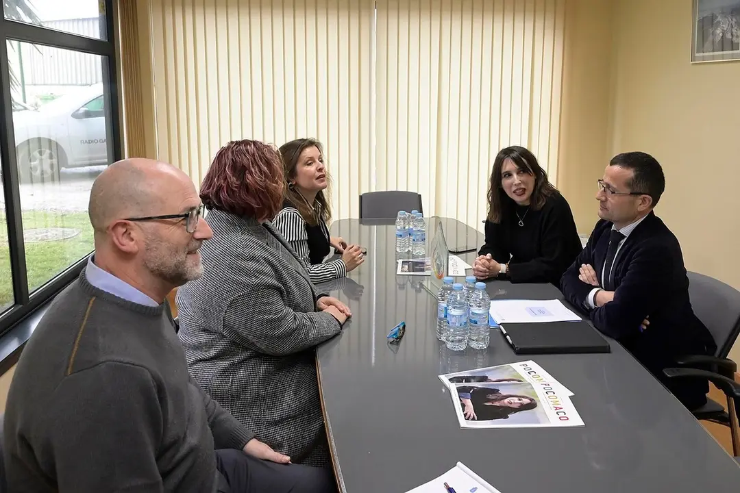 La conselleira de Econom&iacute;a, Industria e Innovaci&oacute;n, Mar&iacute;a Jes&uacute;s Lorenzana, mantiene un encuentro con la Asociaci&oacute;n de Empresarios de Pocomaco.