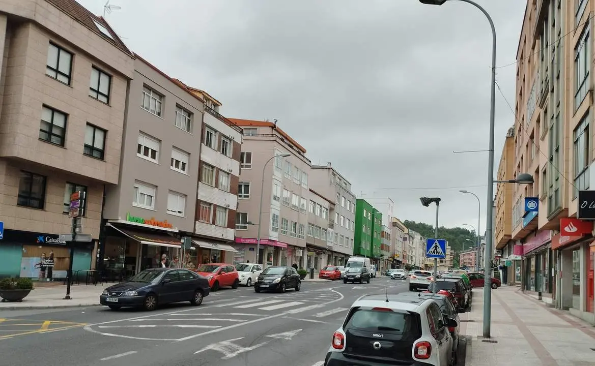 Avenida Finisterre en Arteixo.
