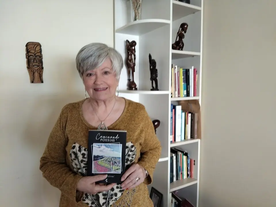 Graciela Rabu&ntilde;al presenta en Arteixo "Caminando Poes&iacute;as".
