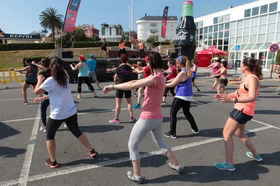 El "D&iacute;a do Deporte na R&uacute;a", en A Coru&ntilde;a, bate su r&eacute;cord de participaci&oacute;n.