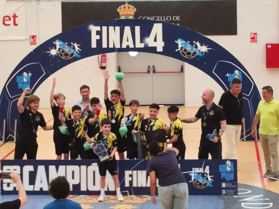El equipo de balonmano Arteixo "Restaurante Abu&iacute;n" se proclama subcampe&oacute;n gallego