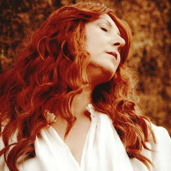 Fransy, cantareira de Arteixo, lanza &ldquo;Pequeni&ntilde;a&rdquo;.