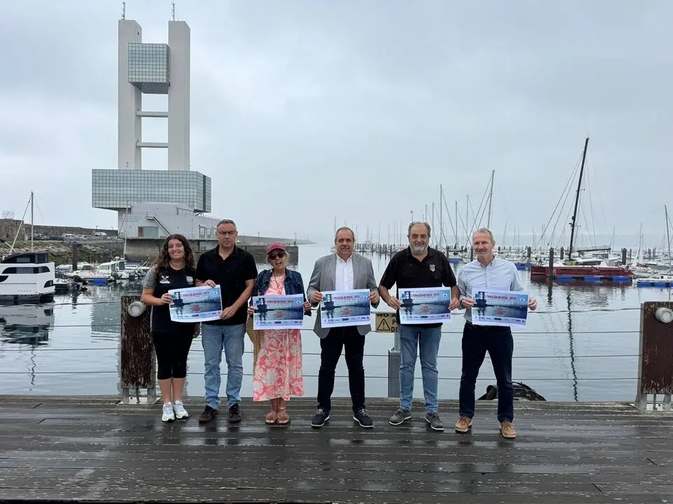 Presentaci&oacute;n de la 53&ordf; Traves&iacute;a al Dique en A Coru&ntilde;a.