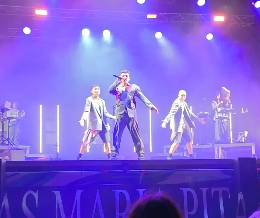 Mondra en la Plaza de Mar&iacute;a Pita, en A Coru&ntilde;a (agosto 2025)