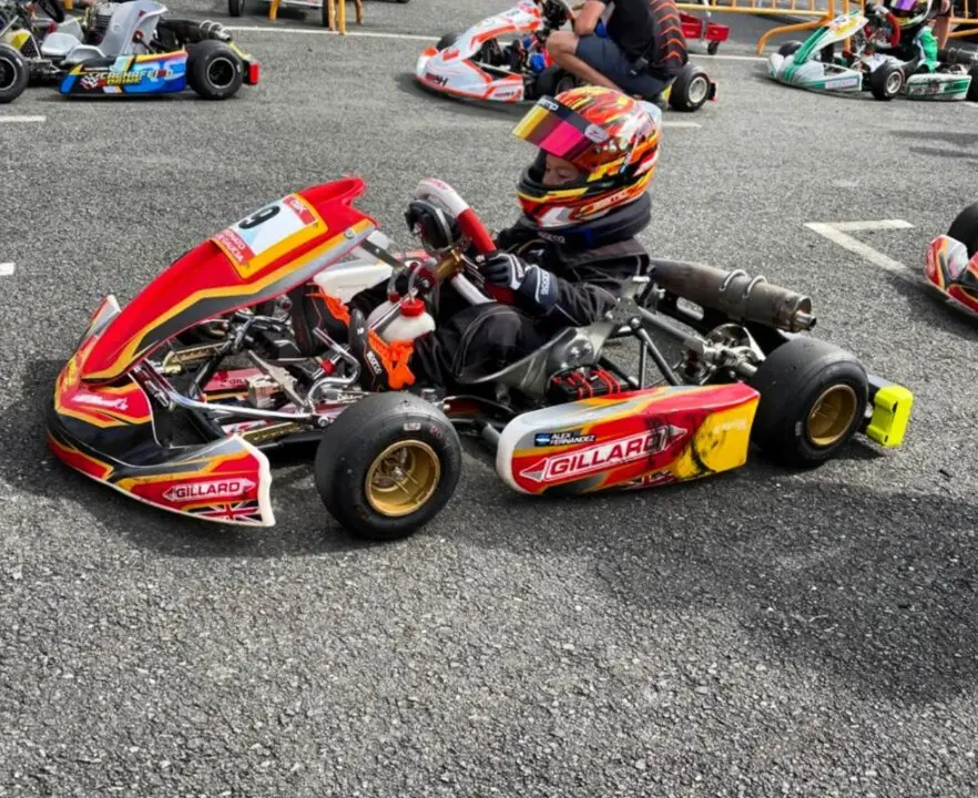 El j&oacute;ven  arteix&aacute;n, &Aacute;lex Fern&aacute;ndez L&oacute;pez, en la 1a carrera rookie del campeonato gallego de karting.