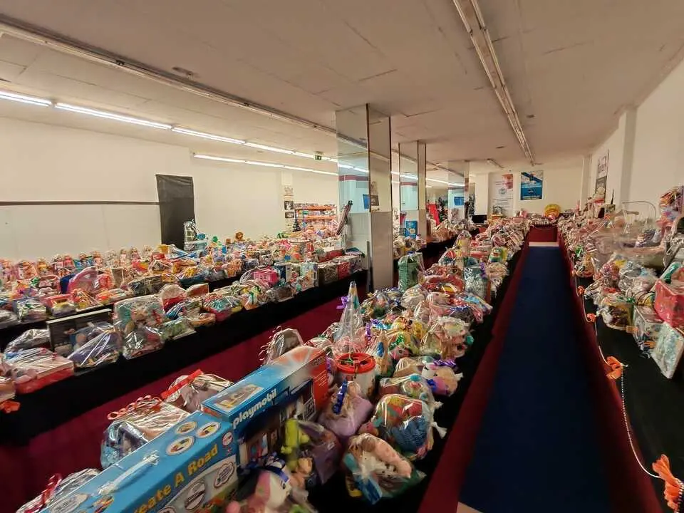 Nuevas visitas y acciones solidarias en la campa&ntilde;a "Cada ni&ntilde;o un Juguete".