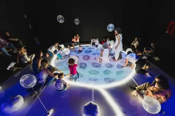 Zig Zag Danza llega a Ourense con 'Mimesis', una experiencia art&iacute;stica para beb&eacute;s.