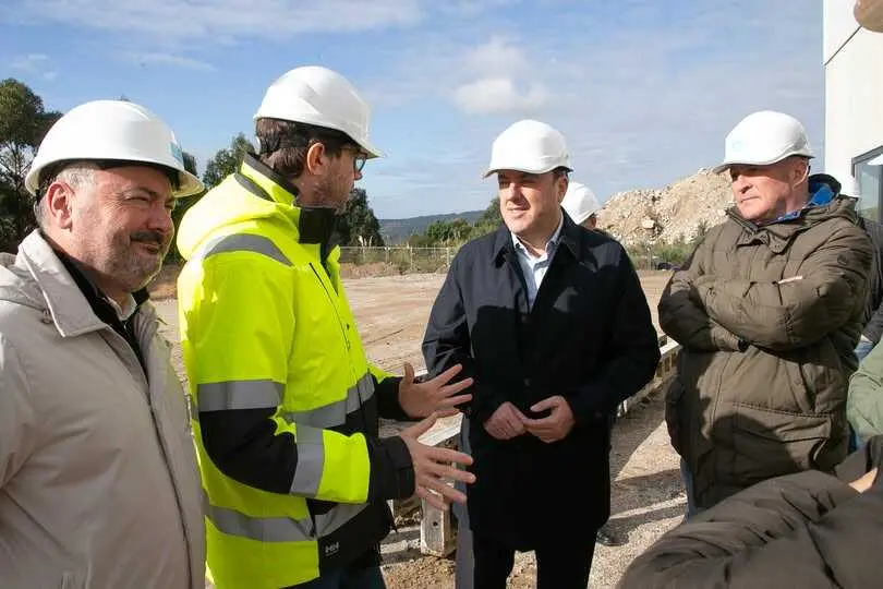 Arteixo recibe las obras del nuevo parque de bomberos.