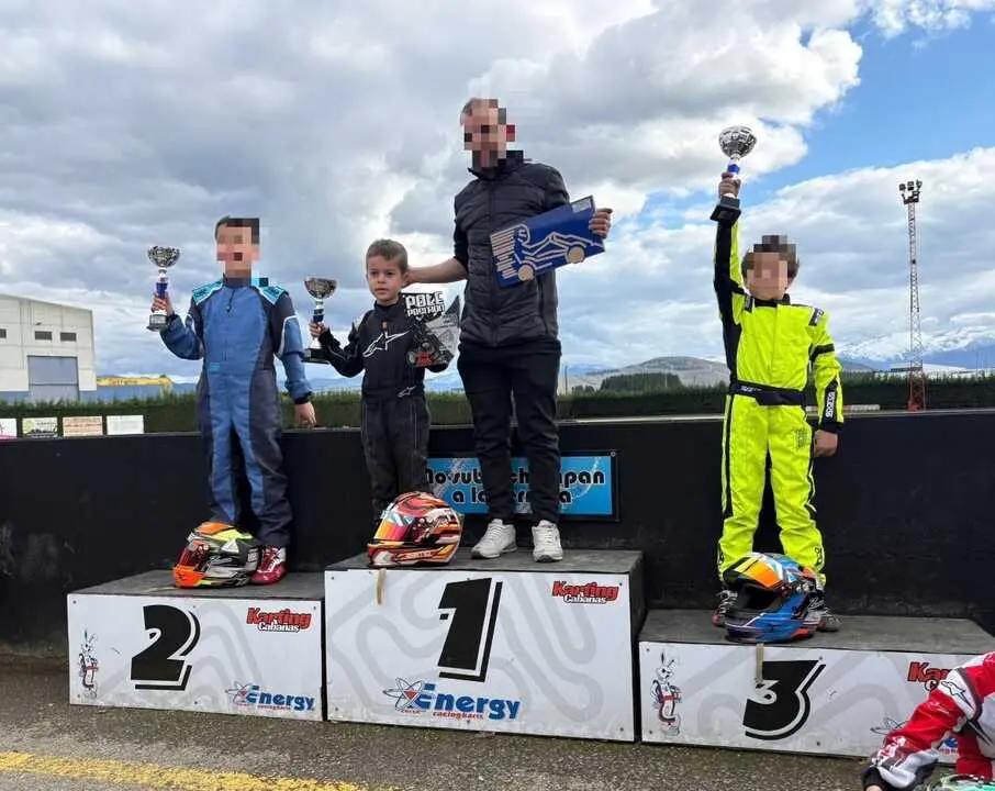 El arteix&aacute;n, &Aacute;lex Fern&aacute;ndez, arranca l&iacute;der el Campeonato de Castilla y Le&oacute;n de Karting.