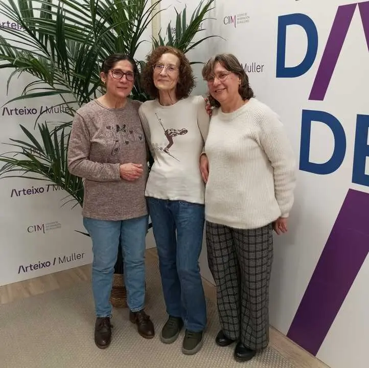 Teresa Carnota, Aurora Verd&iacute;a y Mar&iacute;a Jos&eacute; Carnota (fundadoras de Xiradela).