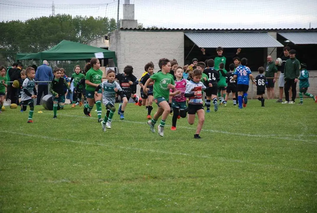 Arteixo acoge una gran jornada de rugby 7 y refuerza su papel en el rugby formativo gallego.