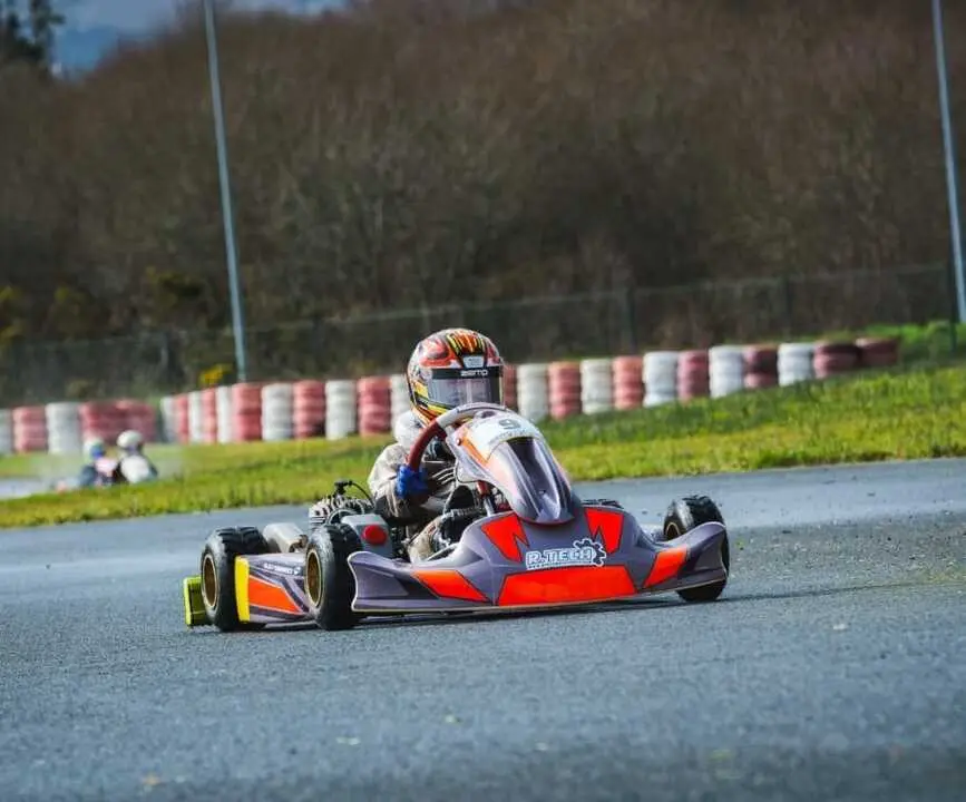 &Aacute;lex Fern&aacute;ndez domina en As Pontes y refuerza su liderato en el Campeonato Gallego de Karting.