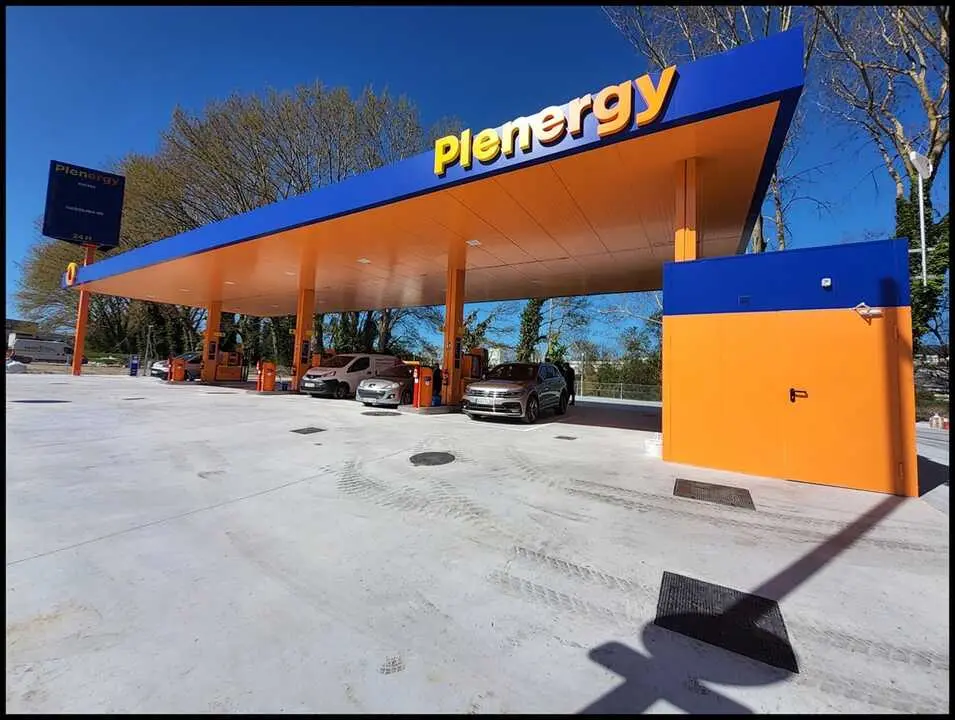 Plenergy, empresa l&iacute;der en gasolineras de bajo precio, aterriza en Arteixo.