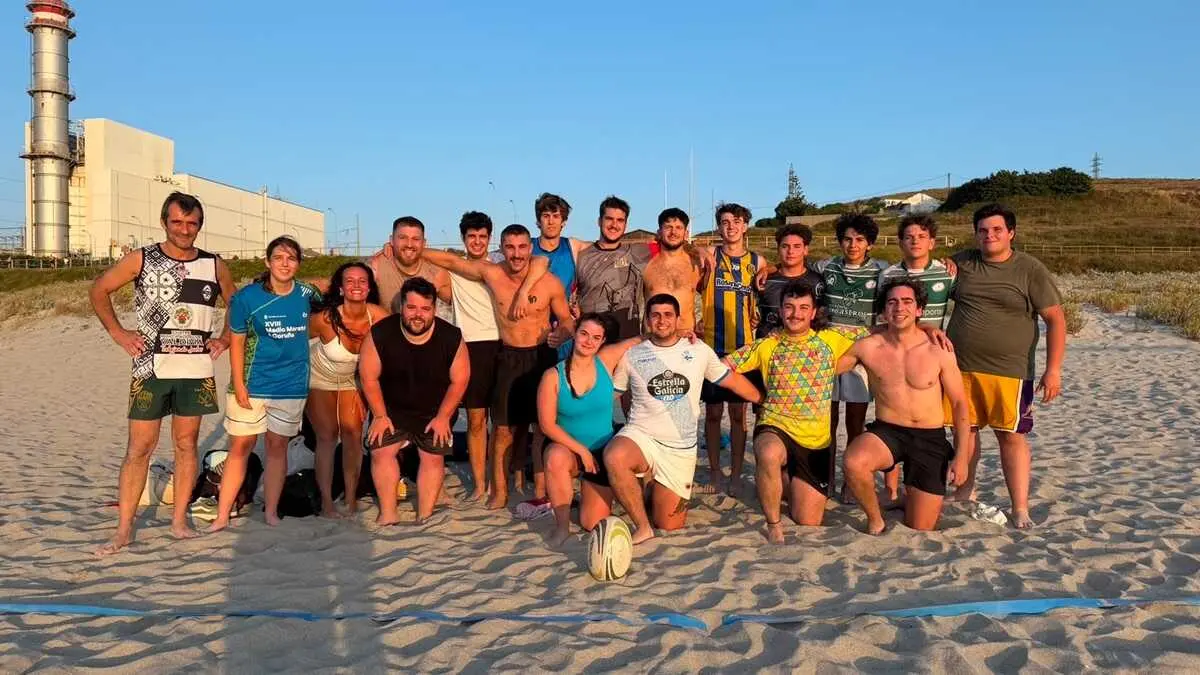 El CD Zalaeta Rugby Arteixo organiza una jornada de puertas abiertas de rugby playa.