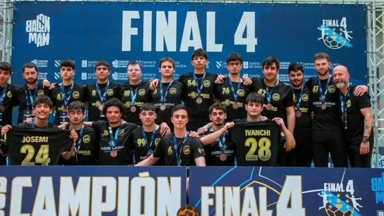 El Arteixo Balonm&aacute;n firma una temporada hist&oacute;rica con el subcampeonato de la Final 4.