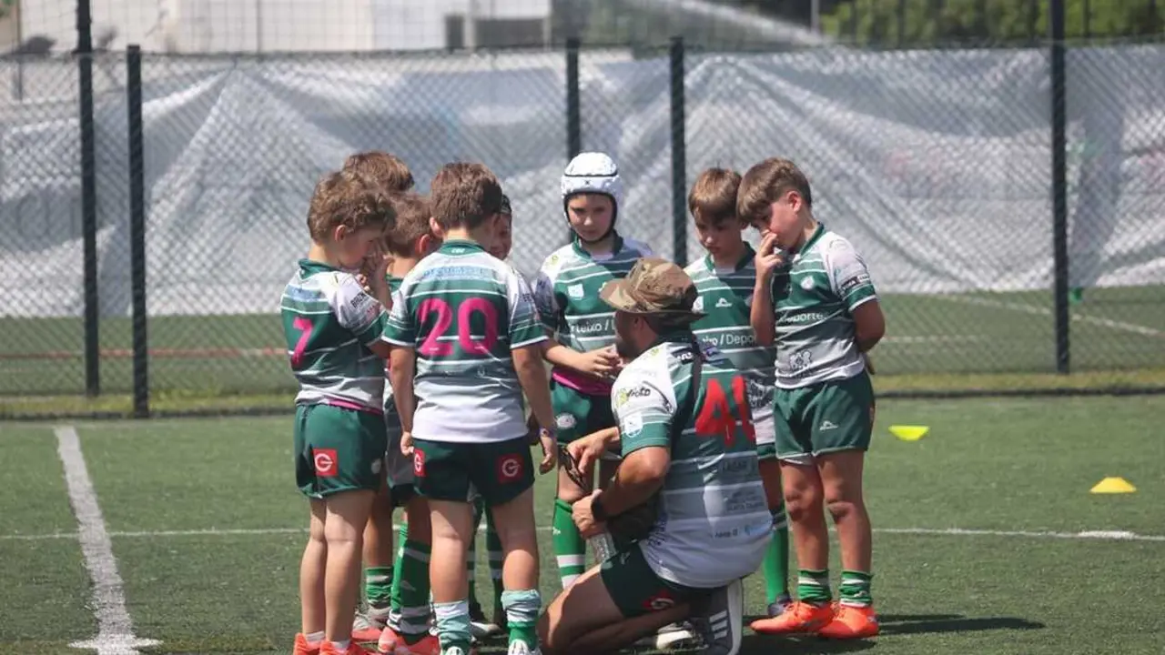 La escuela del CD Zalaeta Rugby Arteixo firma su primera experiencia internacional.