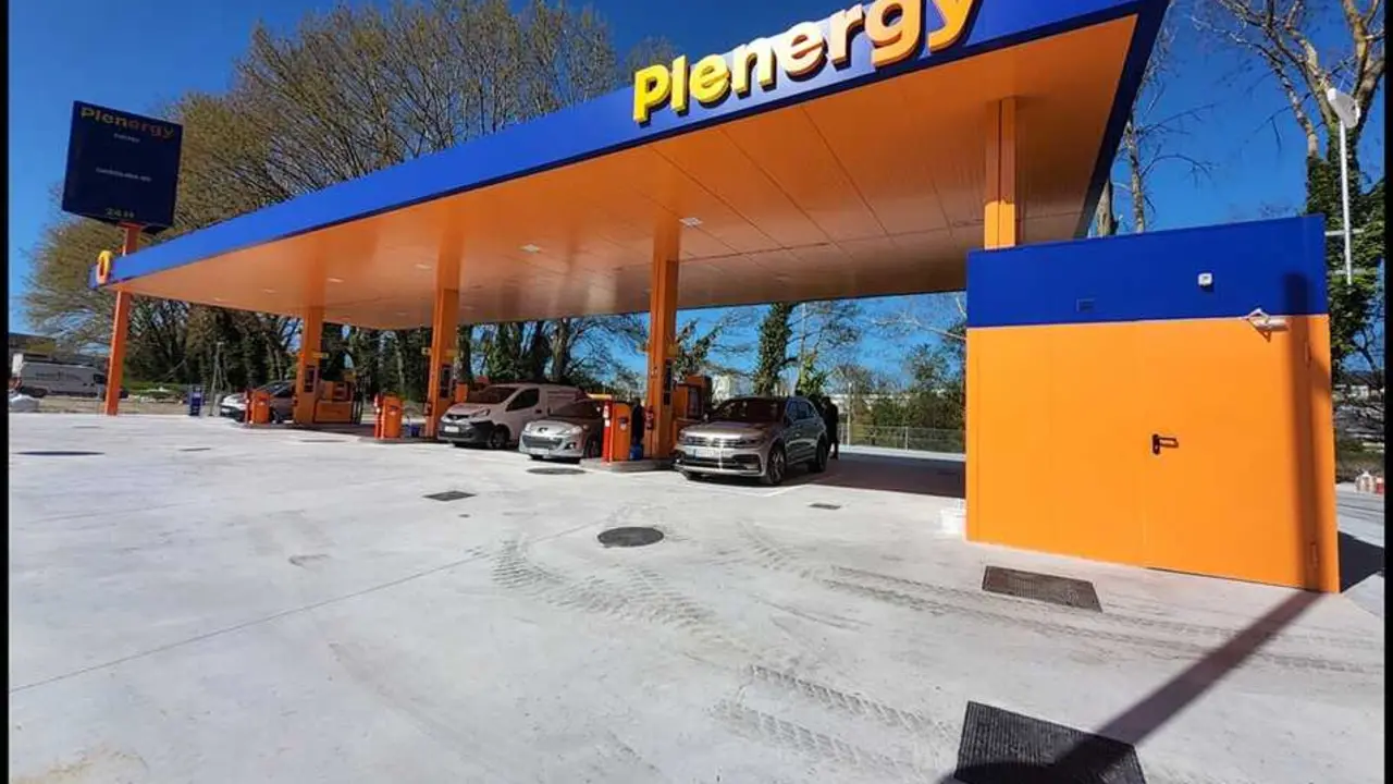 Plenergy, empresa l&iacute;der en gasolineras de bajo precio, aterriza en Arteixo.