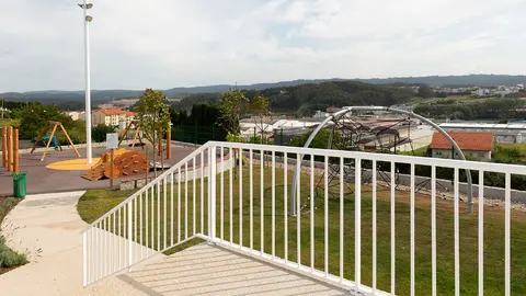 Parque infantil en la nueva &aacute;rea de ocio de Oseiro