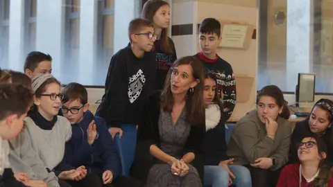 DAVID (( AGN )) 11,00 h.-       A conselleira de Educaci&oacute;n, Universidade e Formaci&oacute;n Profesional, Carmen Pomar, acompa&ntilde;ada do delegado territorial da Xunta en Pontevedra, Jos&eacute; Manuel Cores Tour&iacute;s, visitar&aacute; o IES Lu&iacute;s Seoane (r&uacute;a Luxemburgo, 1. Monte Porreiro).    , lunes, 2 dic &middot; 11:00&ndash;12:00
