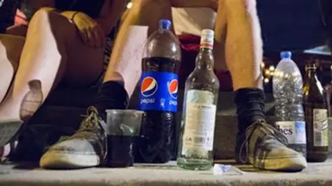 Bng de Arteixo reclama m&aacute;s seguridad en el centro de Arteixo por "os botell&oacute;ns"