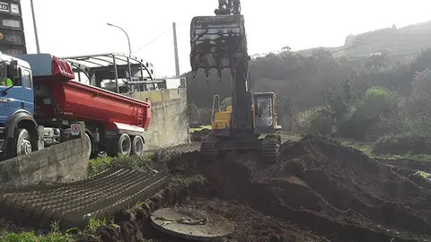 Obras del nuevo complejo de piscinas en Meicende Pastoriza