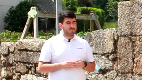 Sim&oacute;n L&oacute;pez propuesta medianeiras urbanas