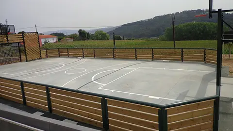 nuevas pista de deportes en la parroquia de Sorrizo