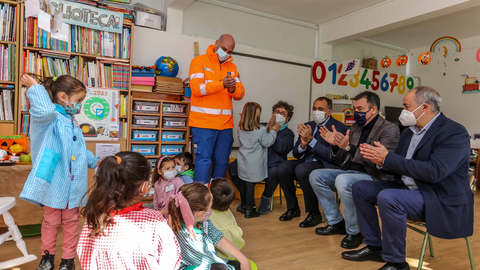 Novo bot&oacute;n de alerta nas escolas en caso de emerxencia