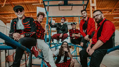Louband presenta "O Tren"