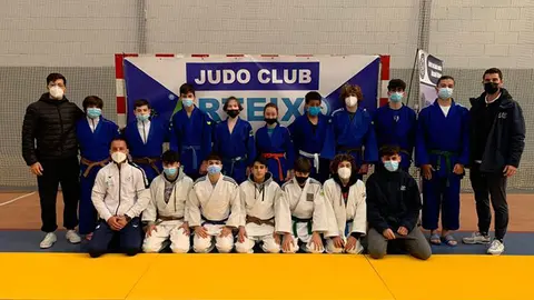 deportistas en el pabell&oacute;n municial de Gal&aacute;n en Oseiro, Arteixo