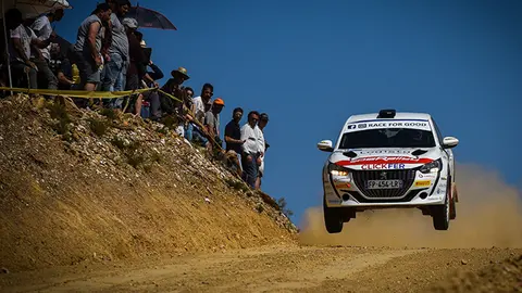 rally segunda posici&oacute;n para pilotos de Arteixo