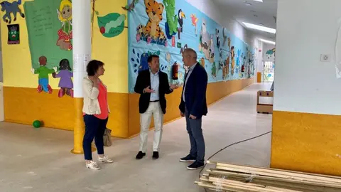 Visita &aacute; escola infantil de Coristanco para supervisar as obras-El Portal de la Infancia
