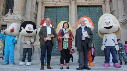 Presentaci&oacute;n do novo libro dos Bolechas adicado &aacute; Catedral de Santiago-El Portal de la Infancia