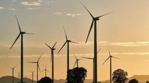 Arteixo pide la suspensi&oacute;n definitiva del proyecto de una nueva l&iacute;nea el&eacute;ctrica.