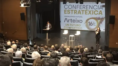 Conferencia estrategias futuro
