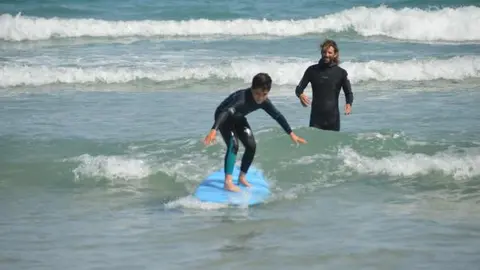 nova edici&oacute;n aprende a trav&eacute;s do surfing