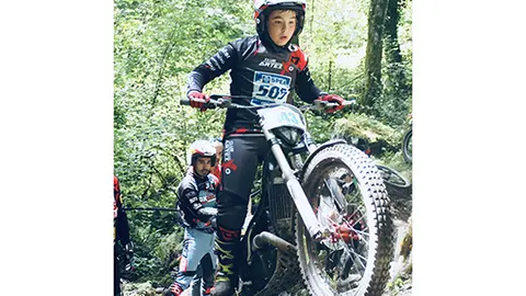 pilotos de TRIAL Arteixo en Asturias
