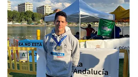Marcos del R&iacute;o, del club nataci&oacute;n arteixo nadador master logr&oacute; medalla en Sevilla