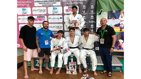 Judo Club Arteixo deportistas con medallas