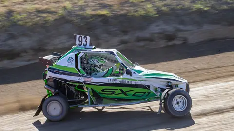 Ant&oacute;n Mu&iacute;&ntilde;os conduciendo su "La Base SX01".