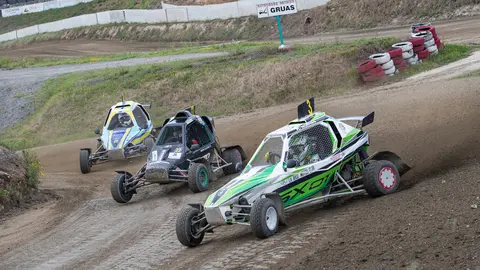 Ant&oacute;n Mu&iacute;&ntilde;os en la segunda cita del Campeonato Gallego de Autocross en Arteixo.